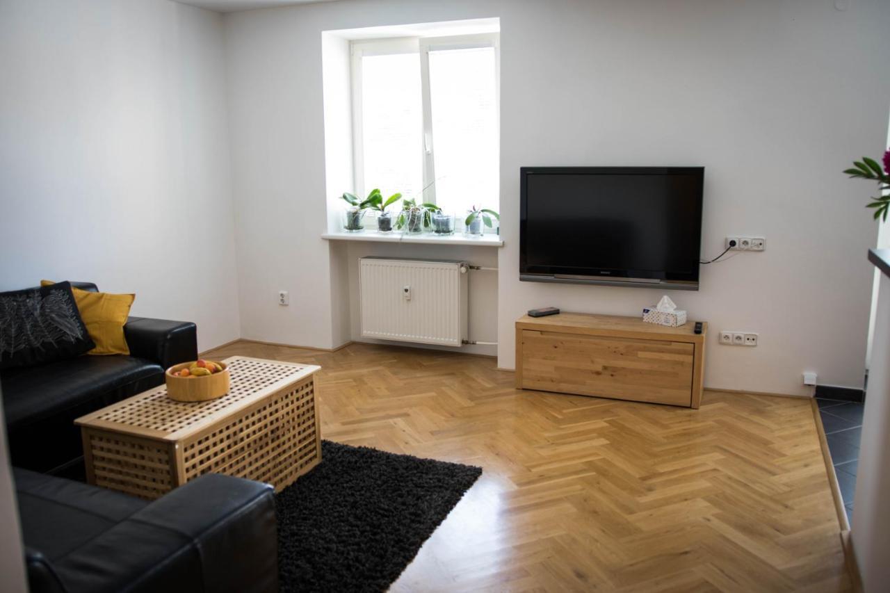 Apartment Poruba Street View Острава Екстер'єр фото